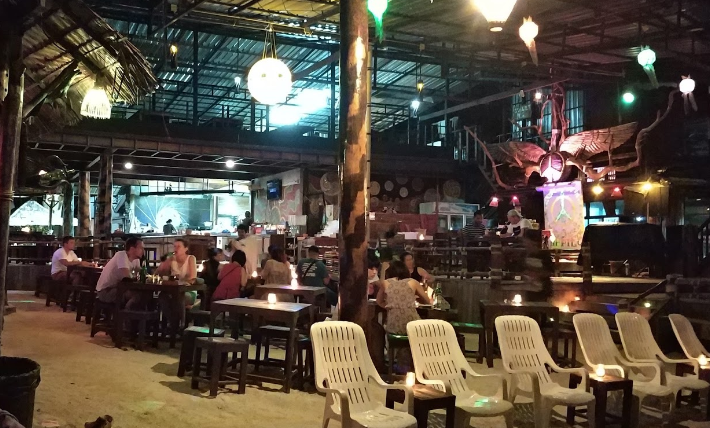 Hippies Bar & Restaurant Ao-Nang в Краби